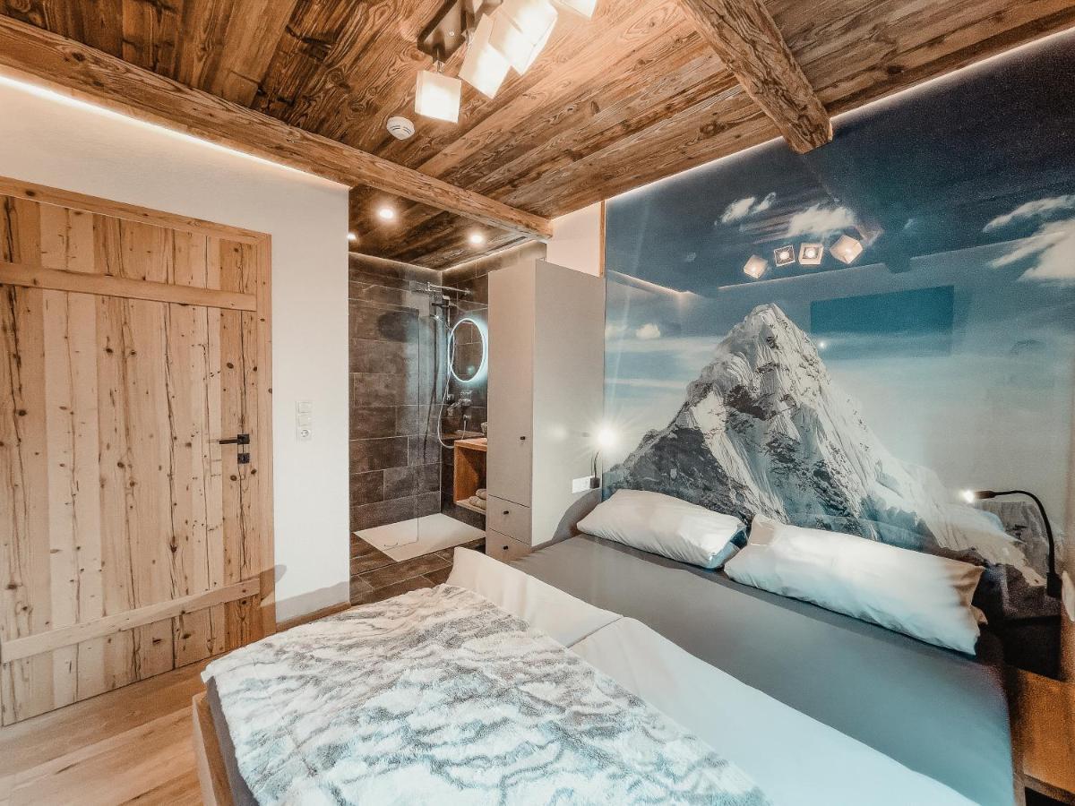 Oldwood Chalet - Balcony & Car Park By Alpenluxus Appartements Fuegen Exterior photo